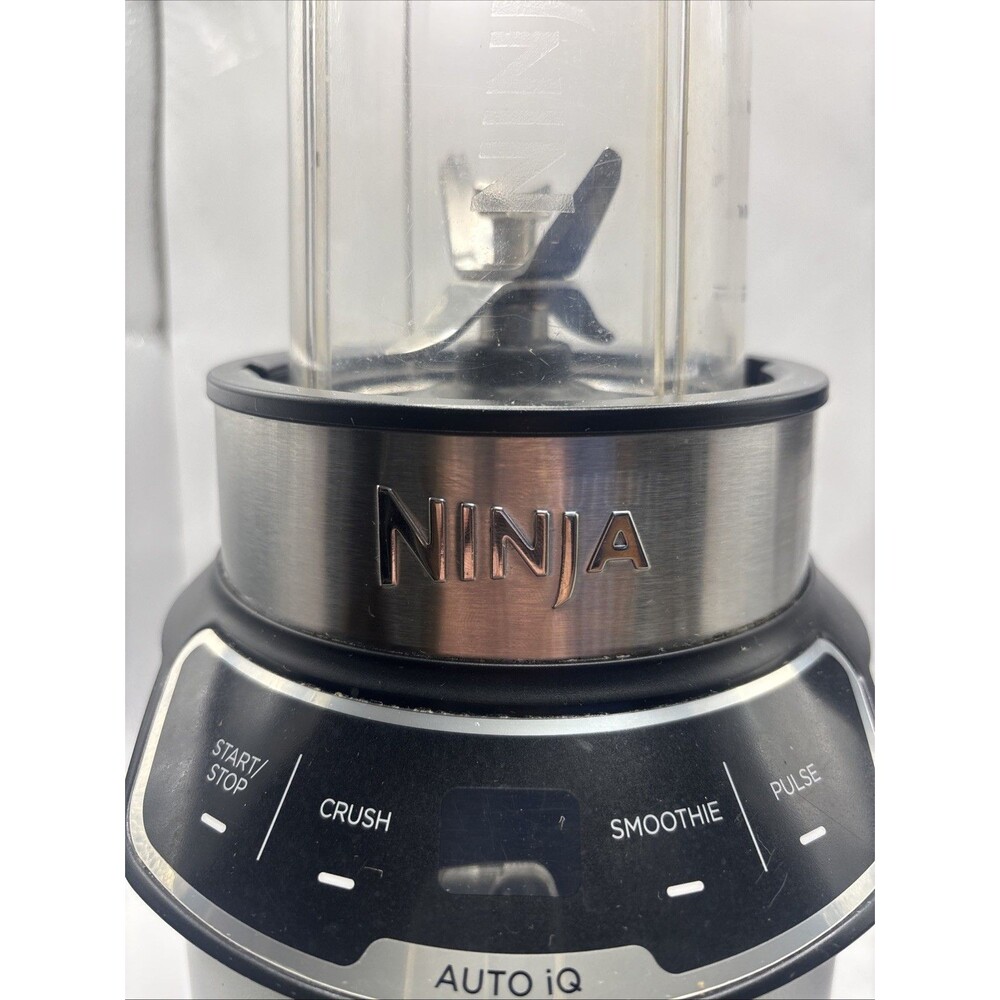 Ninja Nutri Blender Pro Auto IQ 1000 Watts BN400 & 2 Cups - Picture 4 of 16